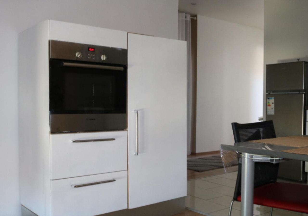 Le Wolf - 1 Chambre Dans Un T3 - 5Mn Tram Du Centre Ville - 15Mn Tram Gare Tgv Mulhouse - Wifi - Parking Buitenkant foto