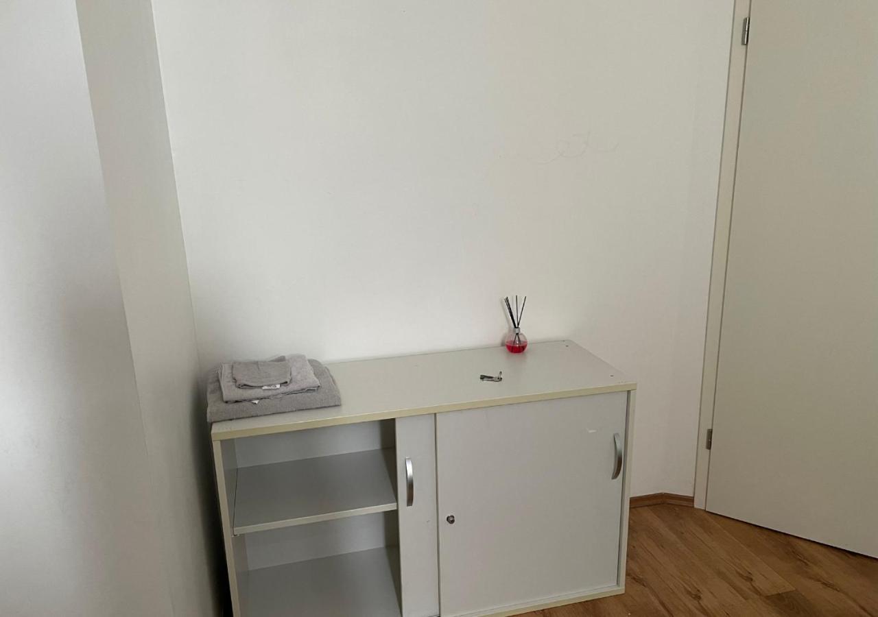 Le Wolf - 1 Chambre Dans Un T3 - 5Mn Tram Du Centre Ville - 15Mn Tram Gare Tgv Mulhouse - Wifi - Parking Buitenkant foto