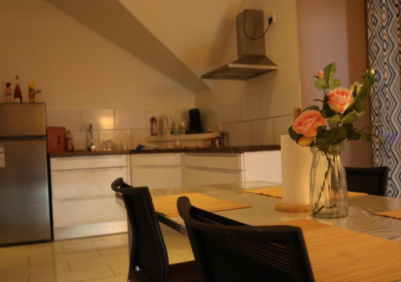 Le Wolf - 1 Chambre Dans Un T3 - 5Mn Tram Du Centre Ville - 15Mn Tram Gare Tgv Mulhouse - Wifi - Parking Buitenkant foto